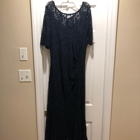 Dresses & Skirts - Evenong gown